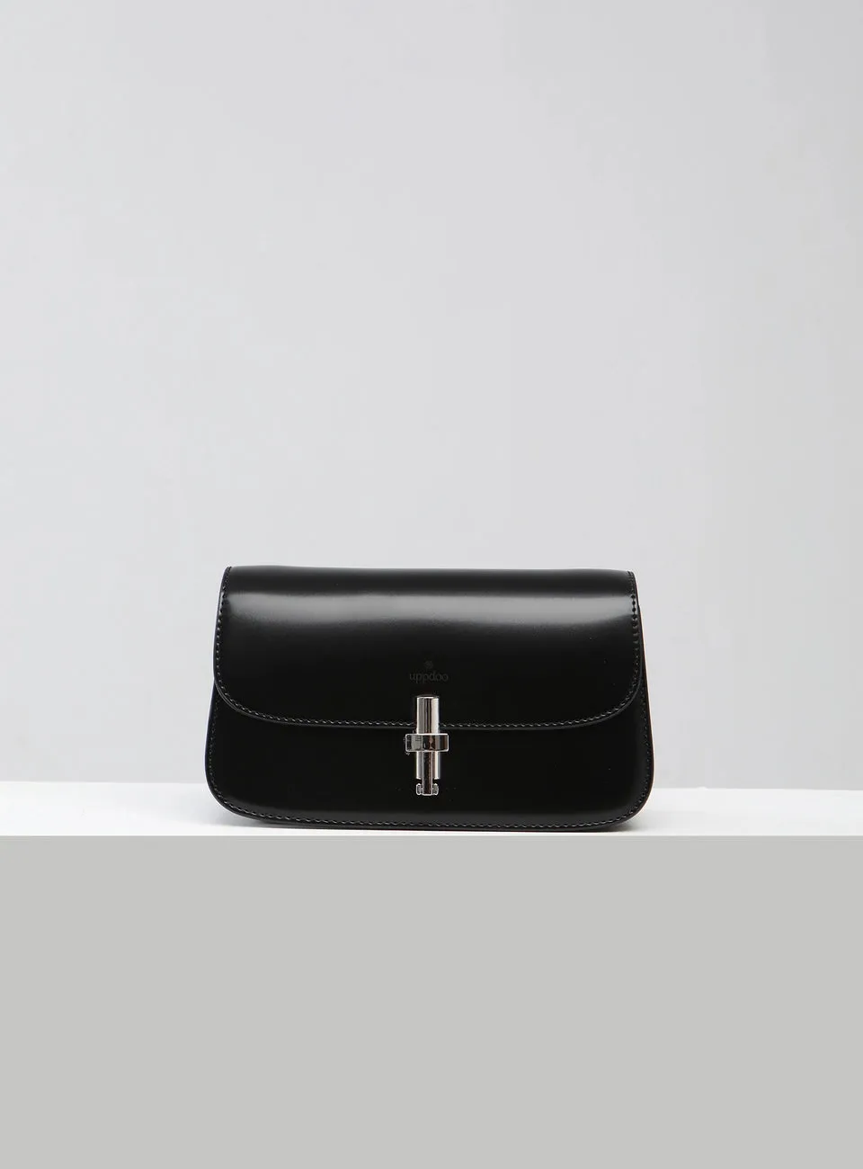 Aura Sling Bag - Black