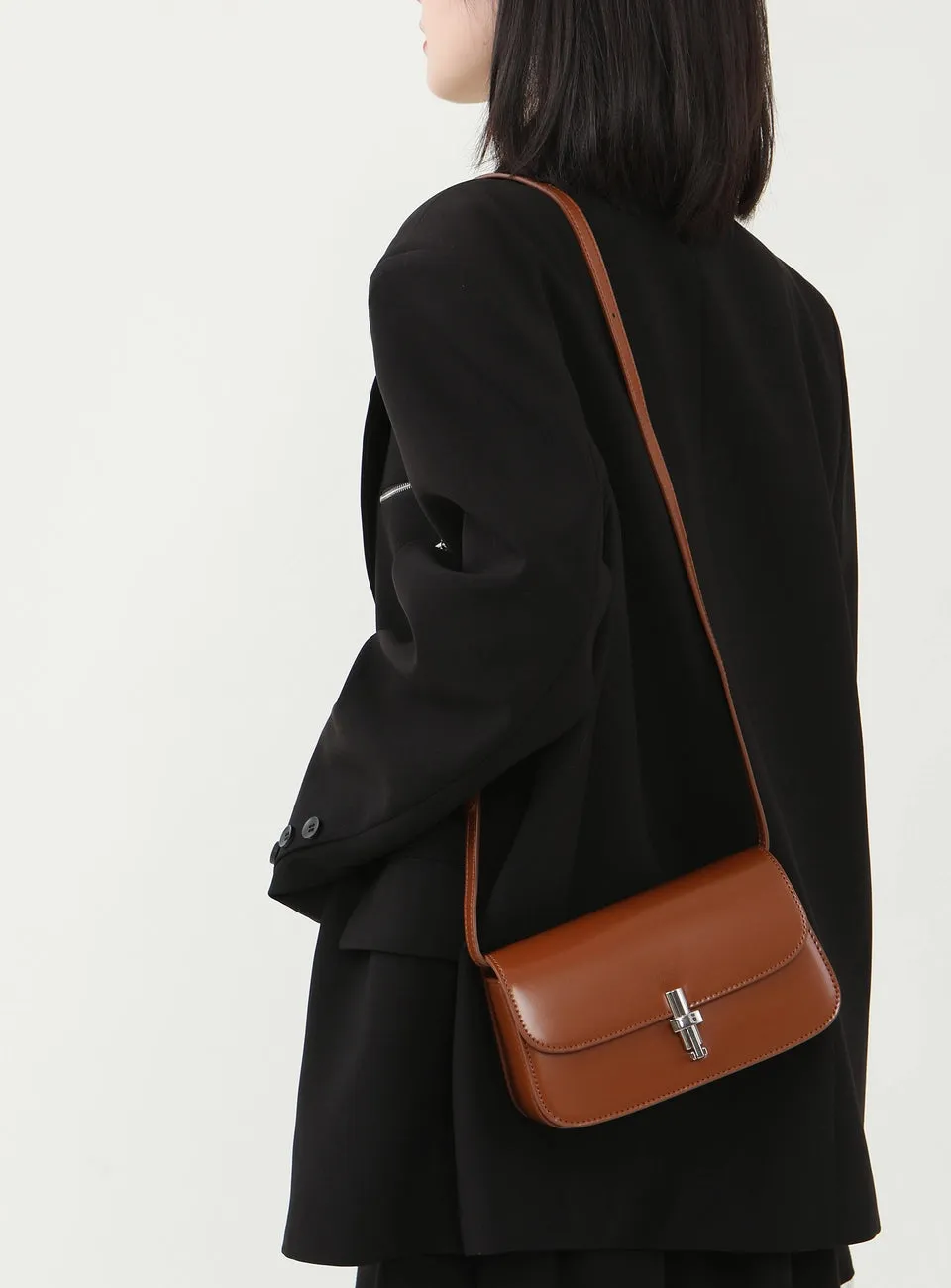 Aura Sling Bag - Black
